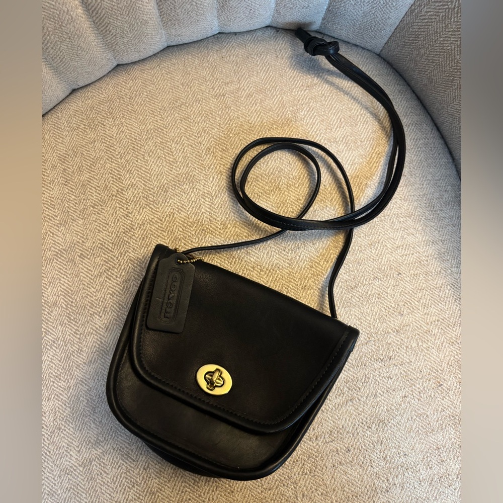 SOLD ❌ COACH Vintage Everett Crossbody Bag Mini 9934 Cowhide Leather Black